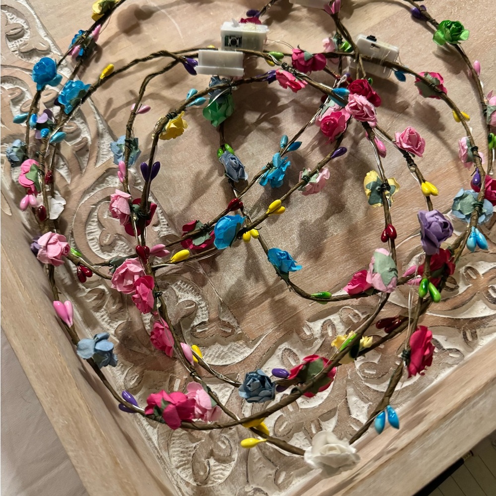 Floral Multicolor Headband ( lights) NEW
(6)